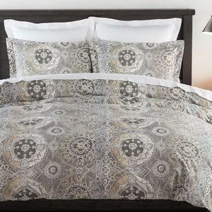 POTTERY BARN Jacquelyn Medallion Organic Sateen QUEEN Duvet Cover and Sham set